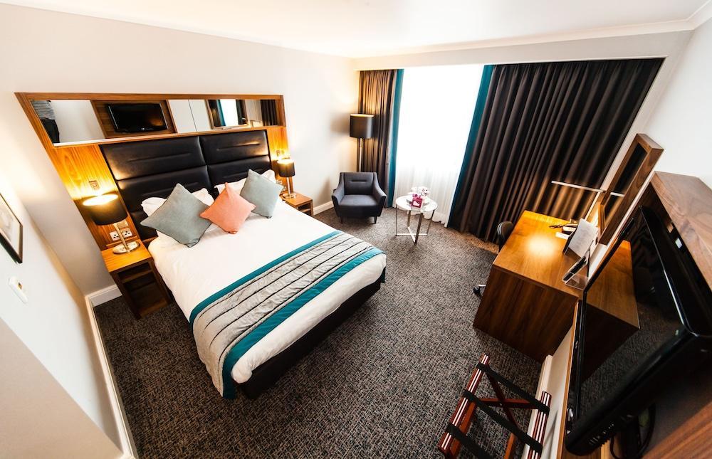 Отель Crowne Plaza Leeds By Ihg Экстерьер фото