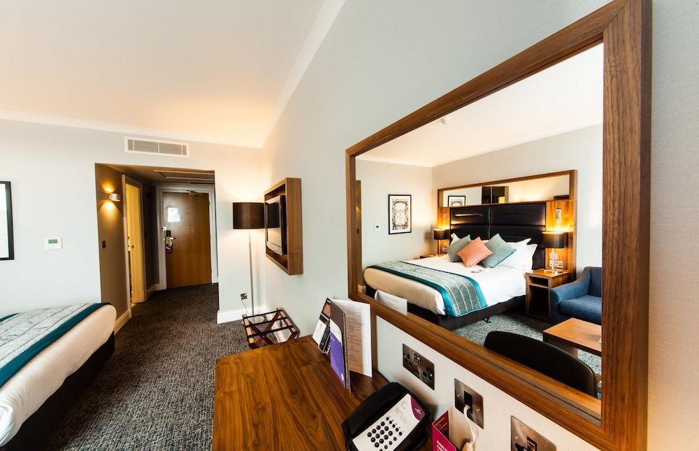 Отель Crowne Plaza Leeds By Ihg Экстерьер фото