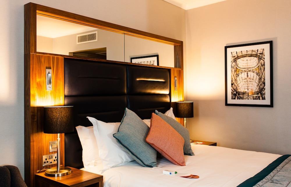 Отель Crowne Plaza Leeds By Ihg Экстерьер фото