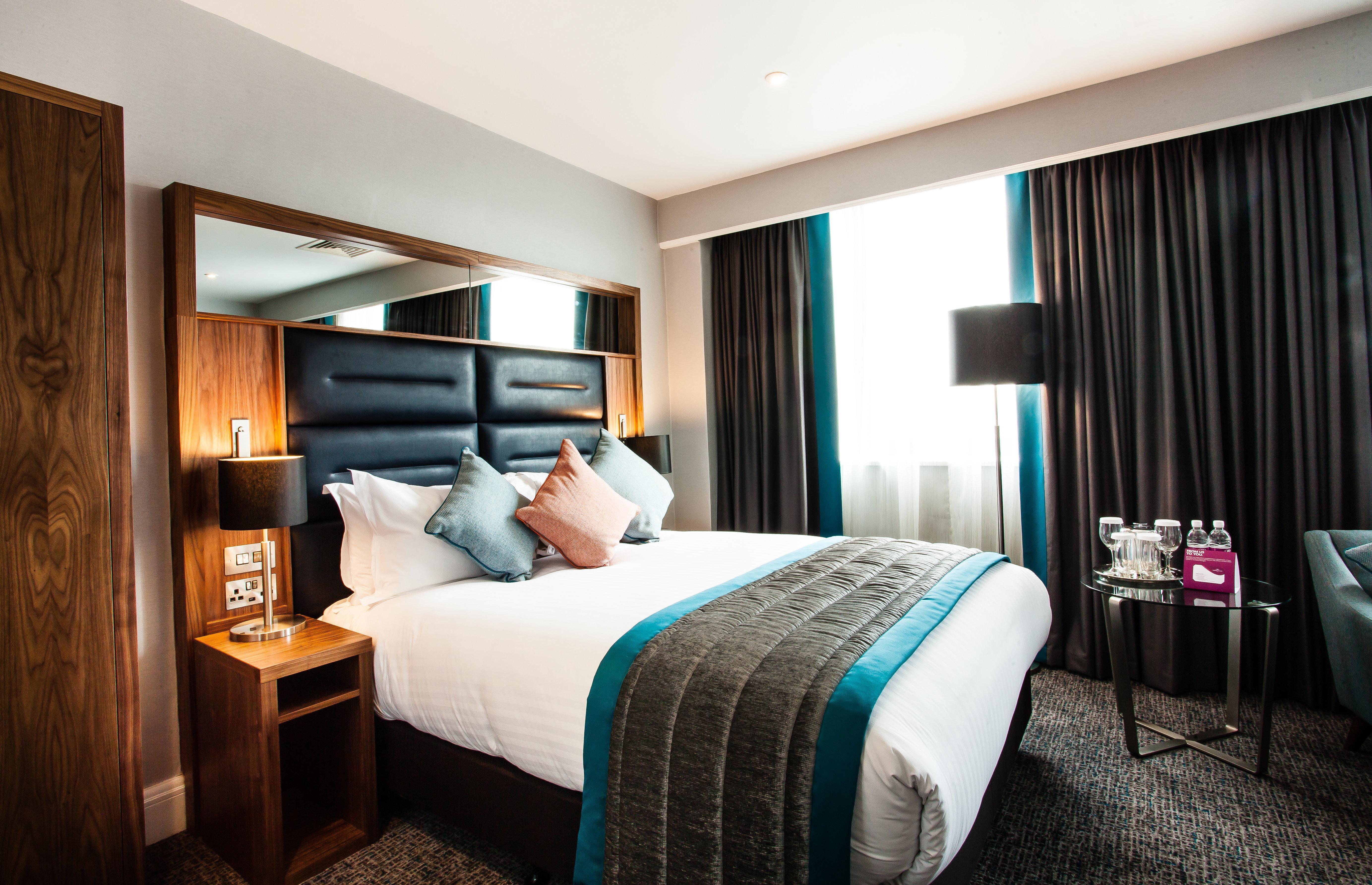 Отель Crowne Plaza Leeds By Ihg Экстерьер фото