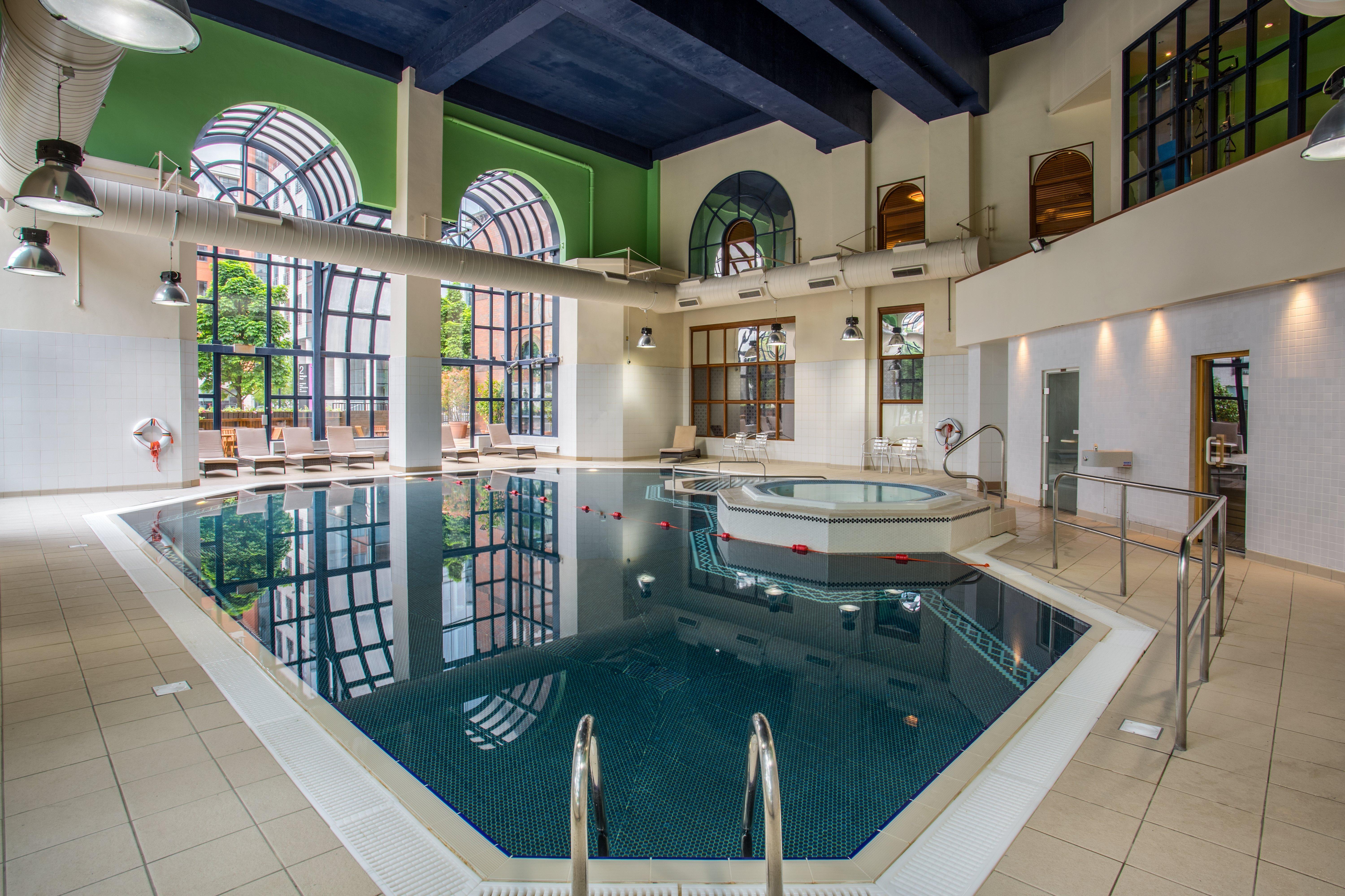 Отель Crowne Plaza Leeds By Ihg Экстерьер фото