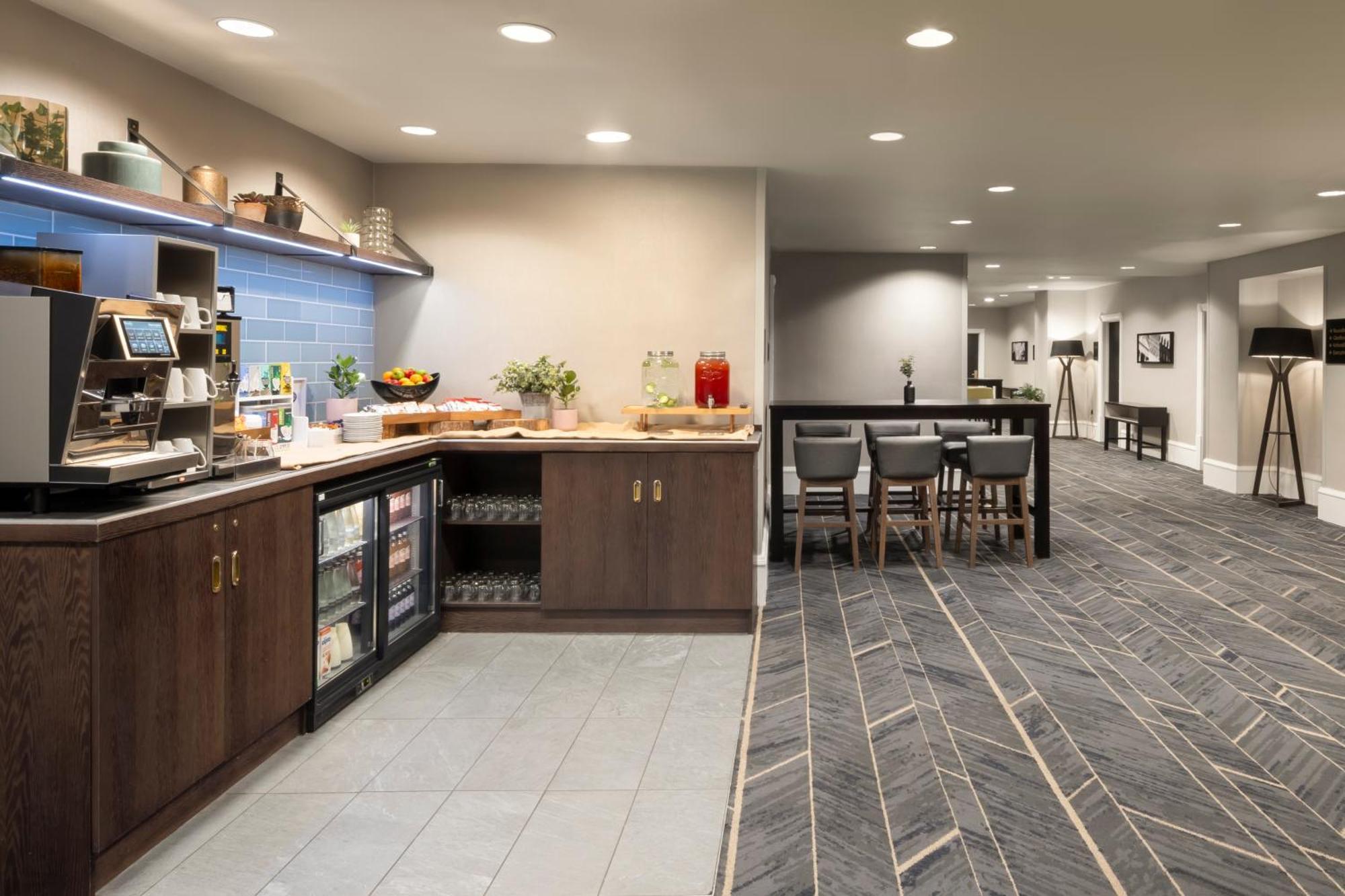 Отель Crowne Plaza Leeds By Ihg Экстерьер фото