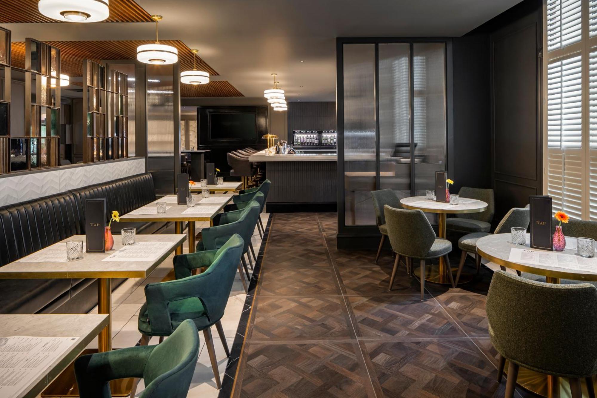 Отель Crowne Plaza Leeds By Ihg Экстерьер фото