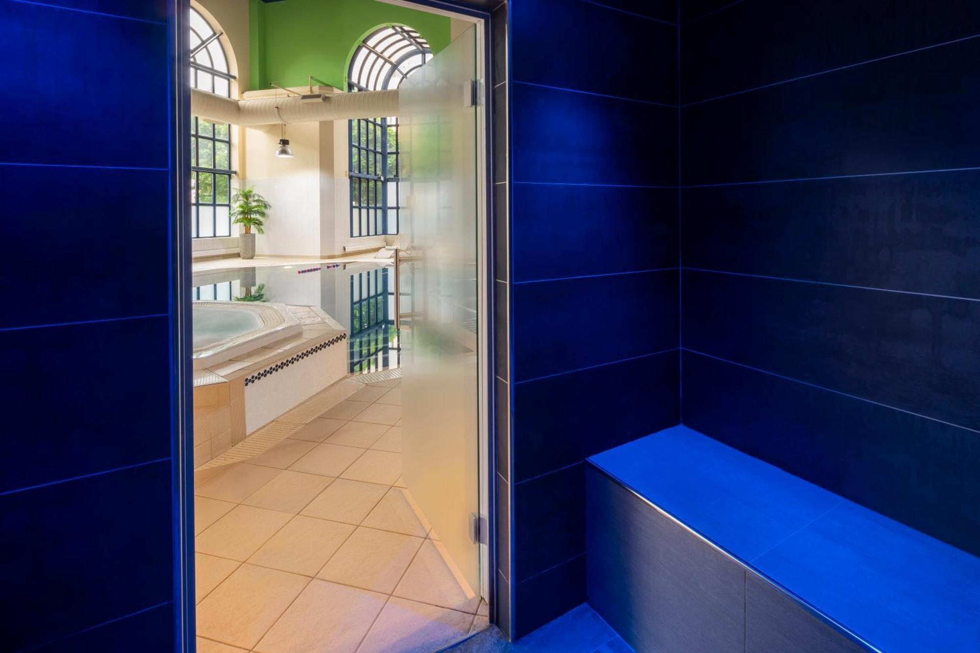 Отель Crowne Plaza Leeds By Ihg Экстерьер фото