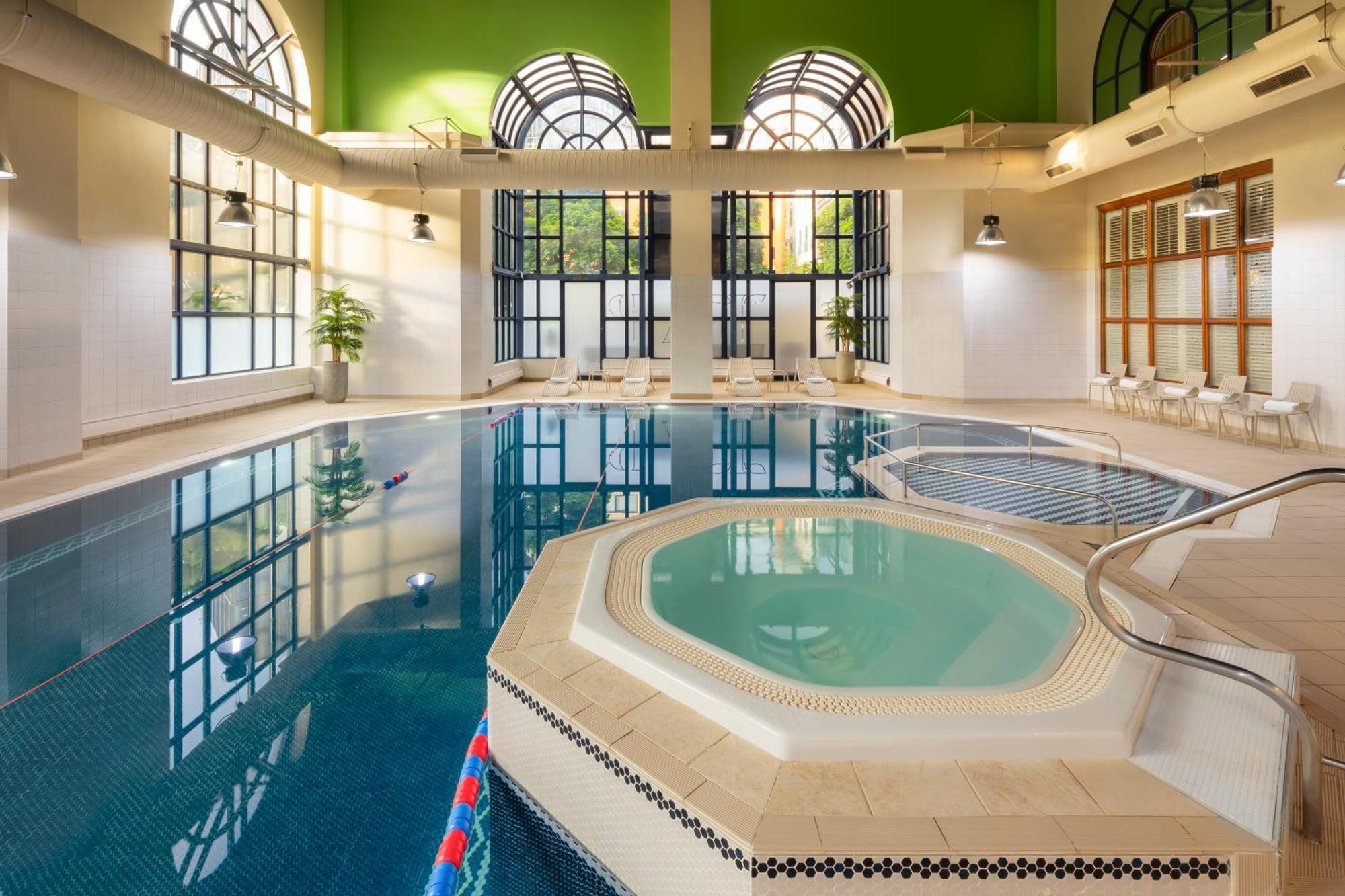 Отель Crowne Plaza Leeds By Ihg Экстерьер фото