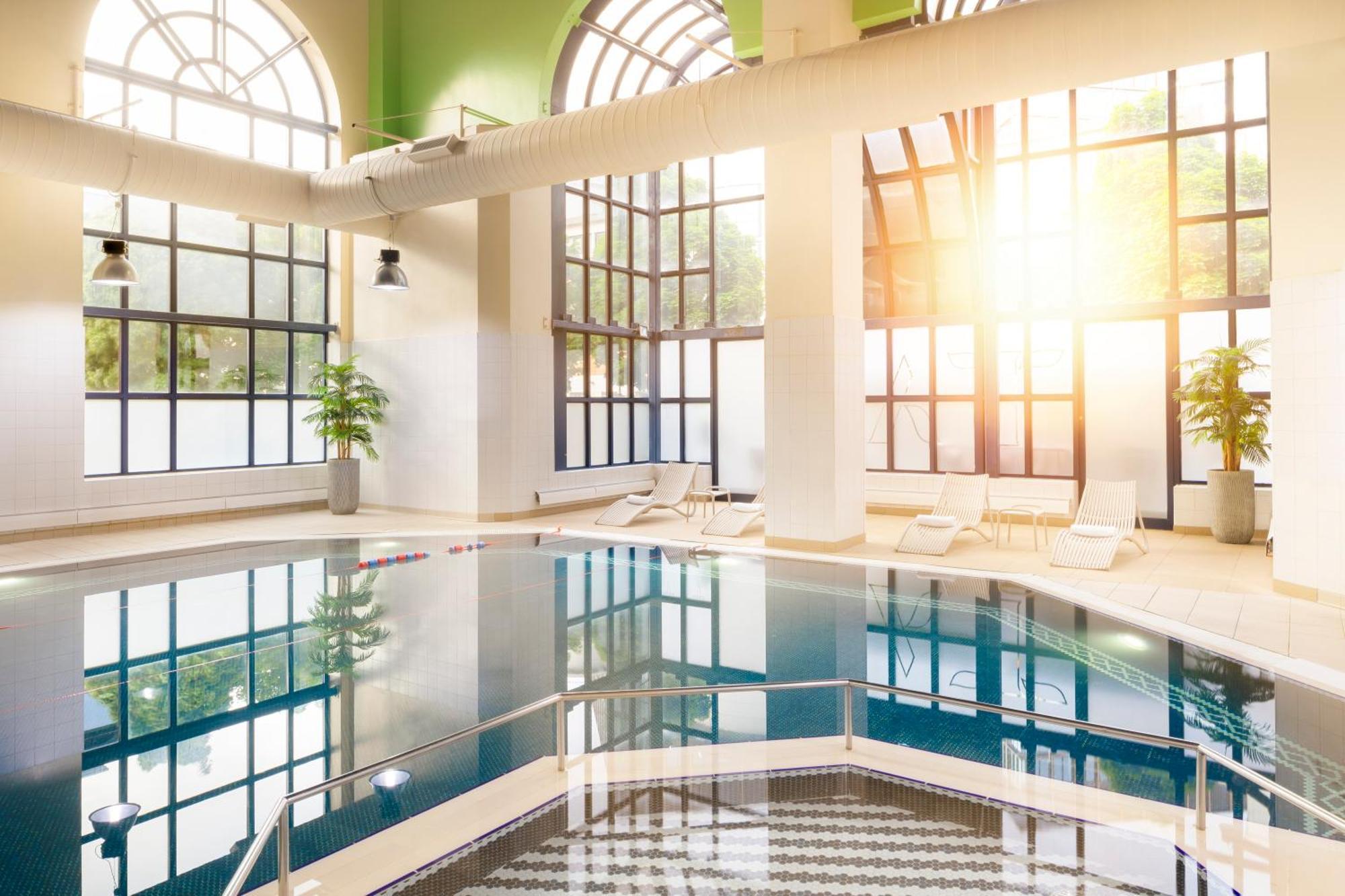 Отель Crowne Plaza Leeds By Ihg Экстерьер фото