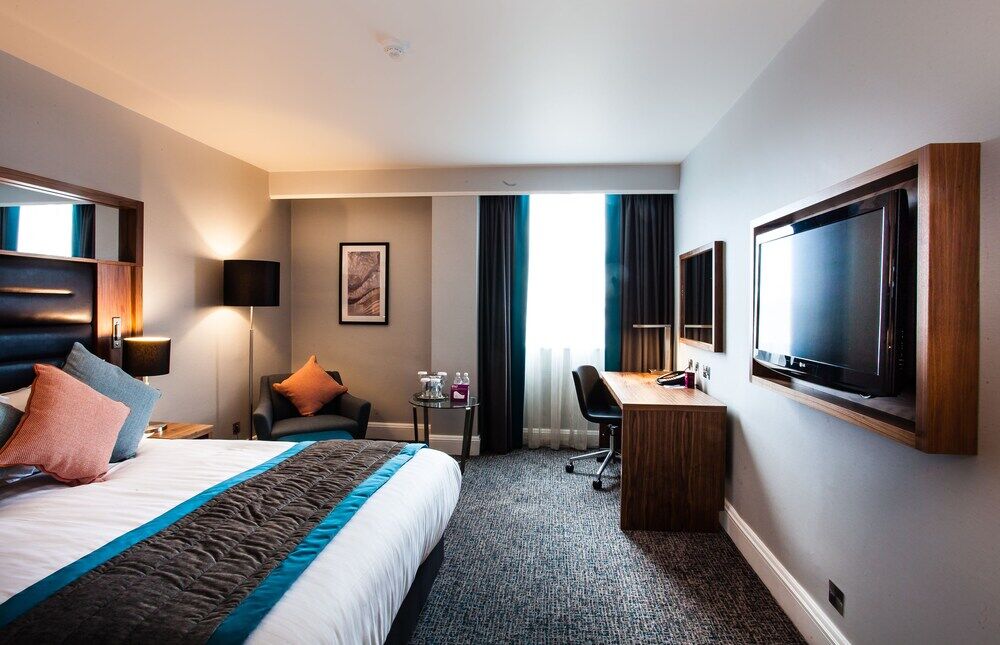 Отель Crowne Plaza Leeds By Ihg Экстерьер фото
